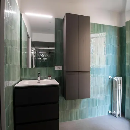 Bright Floor Flat With Balconies & Ac - Loreto & Porta Venezia Lejlighed *