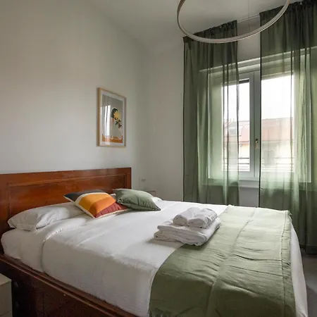 Lejlighed Bright Floor Flat With Balconies & Ac - Loreto & Porta Venezia