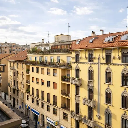 Bright Floor Flat With Balconies & Ac - Loreto & Porta Venezia 아파트 *